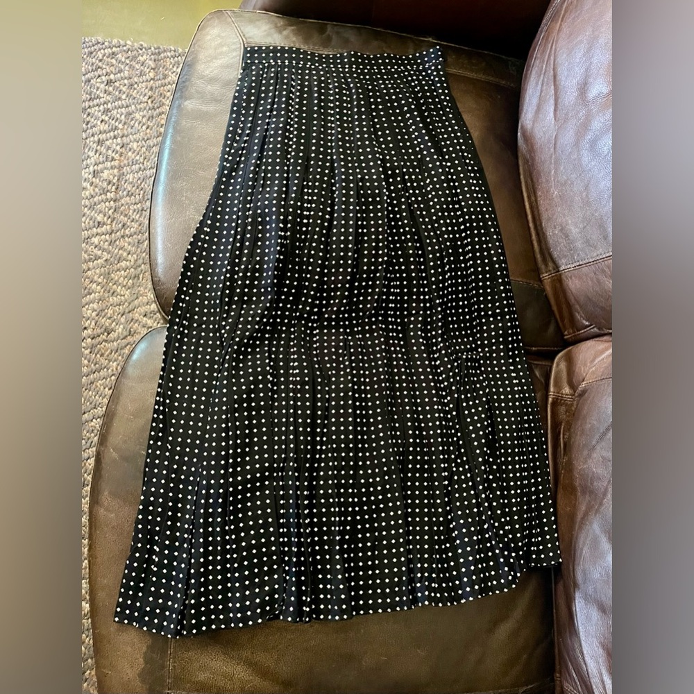 ANNE TAYLOR Black Polka Dot Pleated Midi Skirt